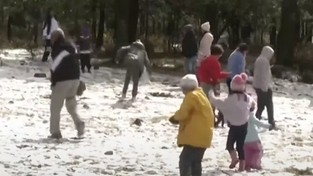 29.12.2022 05:56 Nigdy wcześniej nie widzieli go na własne oczy. Śnieg spadł na stolicę Meksyku pierwszy raz od 55 lat