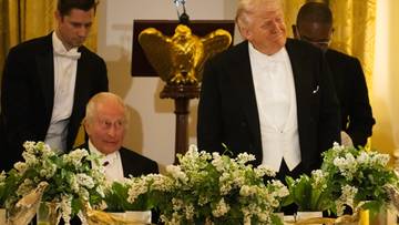 Król Karol III nie szczędził uszczypliwości. Trump nawiązał do wojny: Zgadza się ze mną