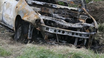 Spalony samochód znaleziony na uboczu. W środku było ciało mężczyzny