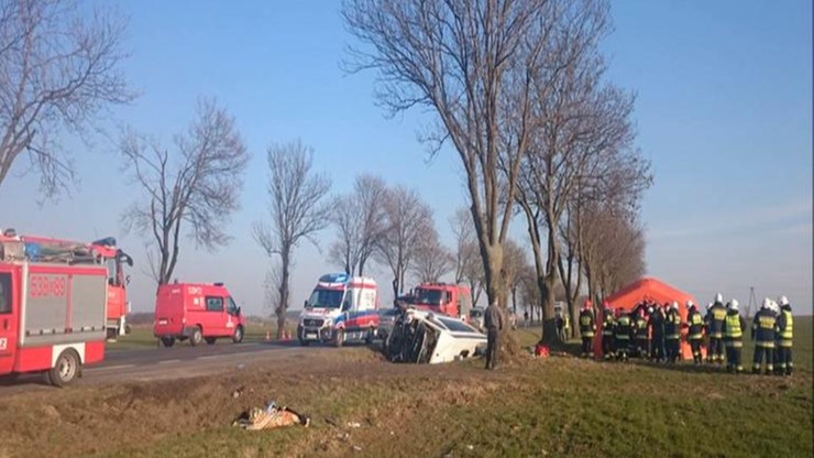 Wypadek na Dolnym Śląsku. Dachował bus wiozący dzieci
