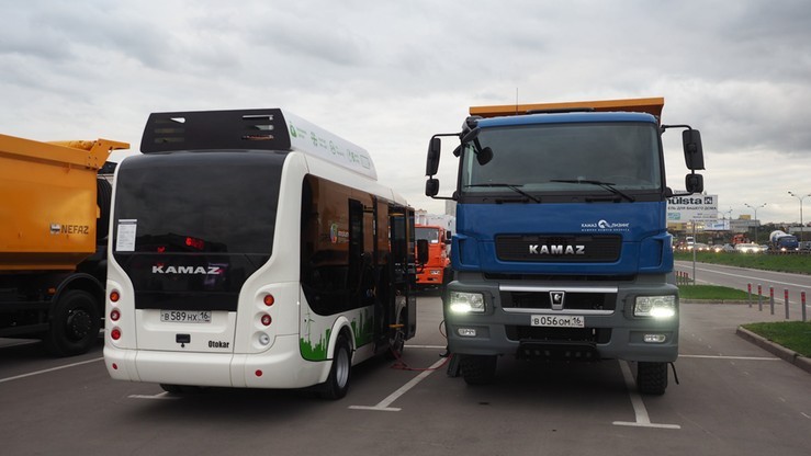 Ukraina odblokowuje tranzyt ciężarówek z Rosji