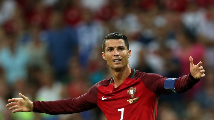 Euro 2016: Mikrofon wrzucony przez Ronaldo do jeziora trafił na aukcję