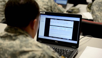 Wojsko będzie walczyć z "niesłusznymi poglądami" w internecie