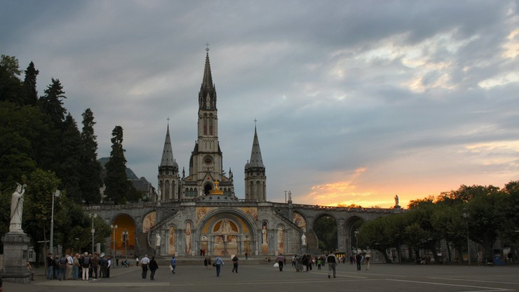 Zmienia się sposób pielgrzymowania do Lourdes