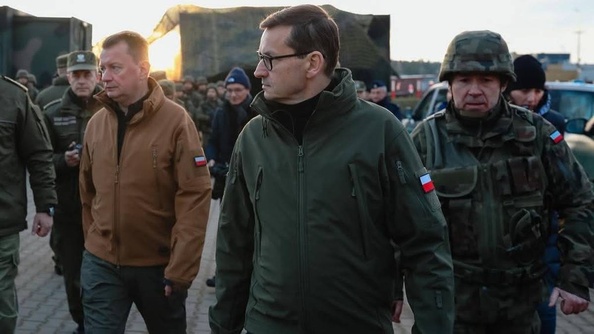 Posłowie obowiązkowo w kamasze. Morawiecki chce, by był to obowiązek