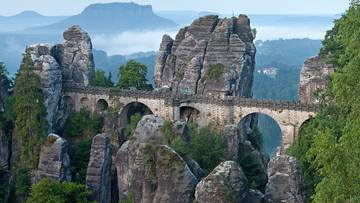 Gdzie na długi listopadowy weekend? Malownicze miejsca blisko Polski, bez tłumów