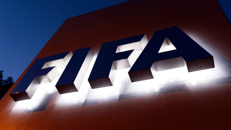 FIFA nałożyła kary za hasła homofobiczne, polityczne i manifestacje religijne