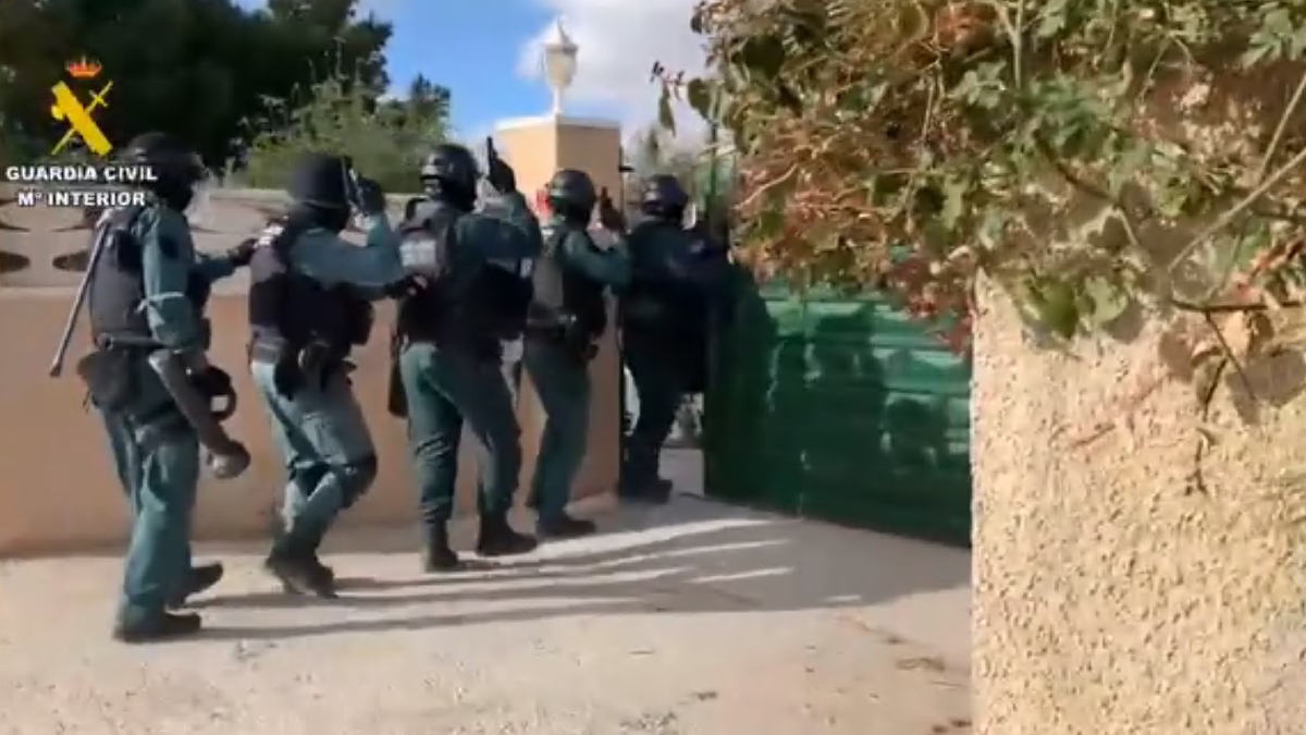 Hiszpania: Akcja zatrzymania Polaka w Alicante. Czterech policjantów zostało rannych