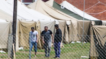 Węgierski parlament zatwierdził referendum ws. relokacji uchodźców