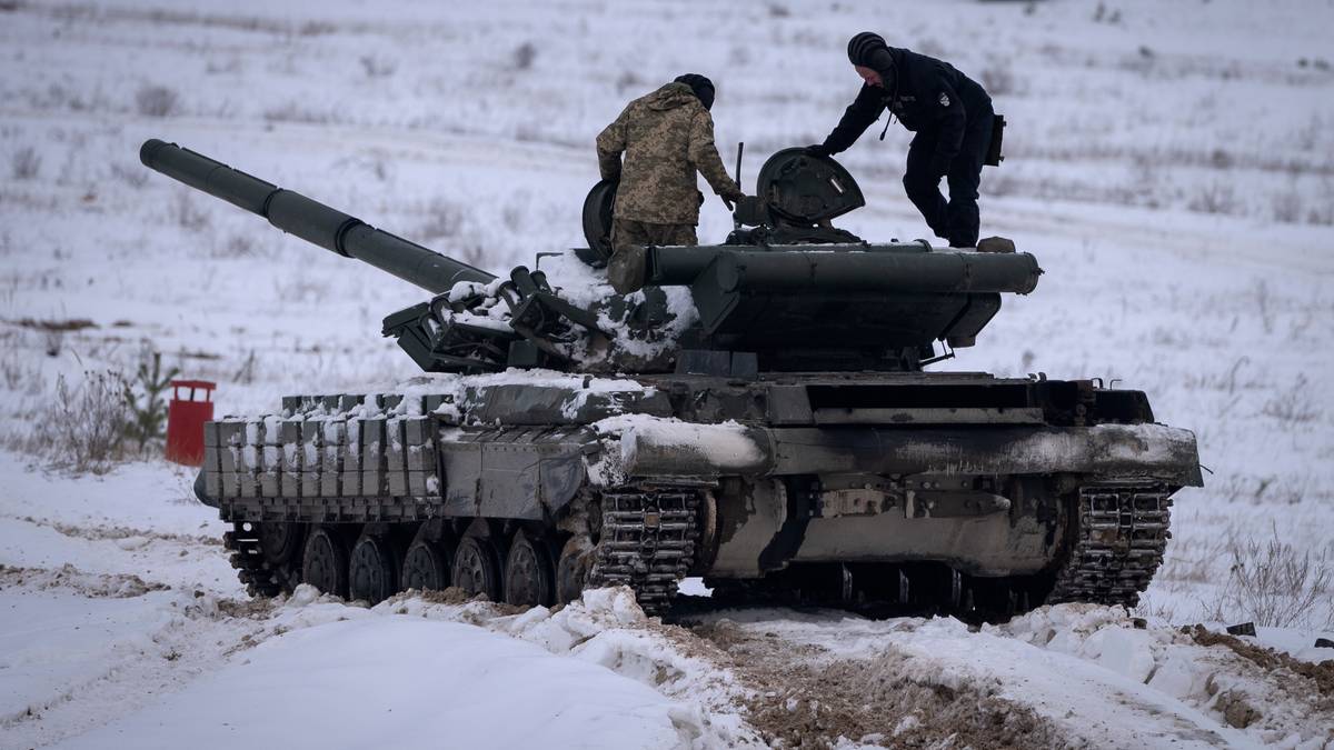 Wojna na Ukrainie. Rosjanie zbudowali "car-pociąg" na froncie. Ma 30 km długości