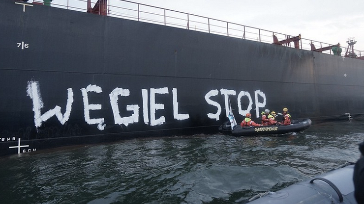 Greenpeace zablokował statek z węglem płynący do Gdańska z Mozambiku