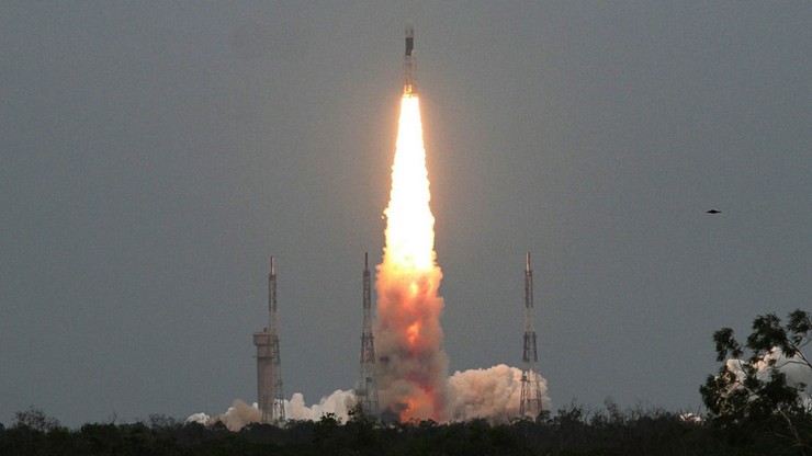 Indie wystrzeliły sondę na Księżyc