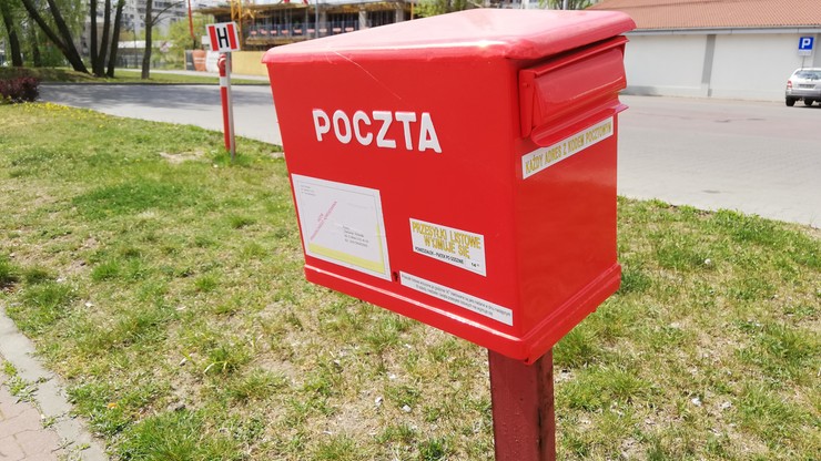 Poczta Polska chce postawić 20 tys. automatów do odbioru paczek. Pojawią się m.in. na parafiach