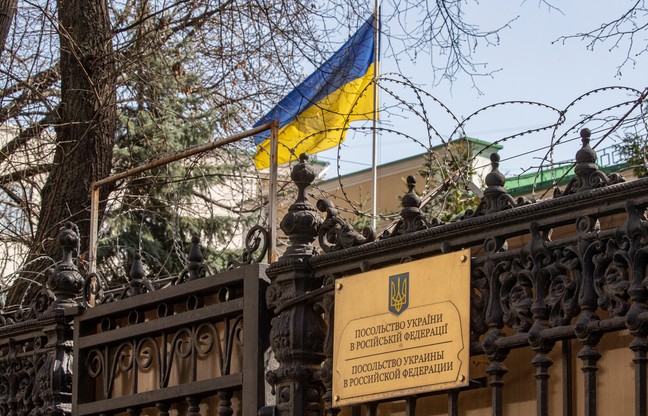 Rosyjski dyplomata wydalony z Ukrainy. Po zatrzymaniu przedstawiciela Kijowa w Petersburgu