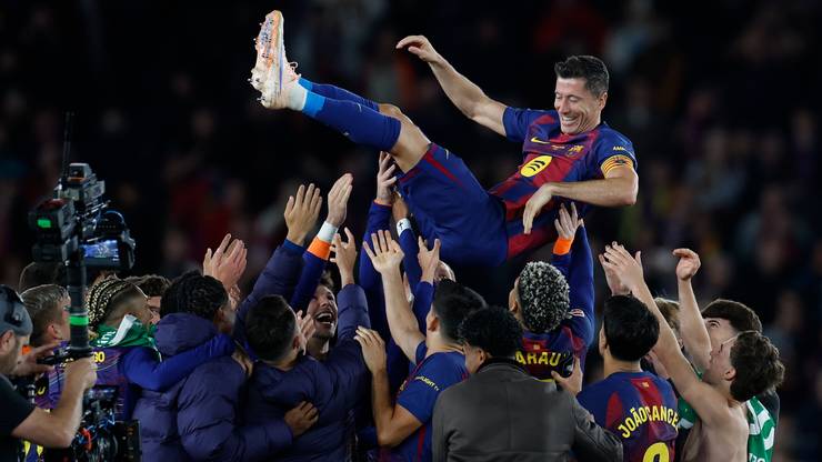 Robert Lewandowski pożegnany na Camp Nou