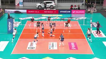 Drużyna UNI Opole w akcji podczas meczu siatk&oacute;wki przeciwko Moya Radomka Radom.