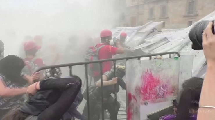 Meksyk. Podpaliły oddział policjantek. Protestowały przeciw przemocy wobec kobiet