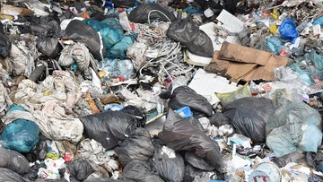 Zwały śmieci zasypały ludzi. Wiele ofiar
