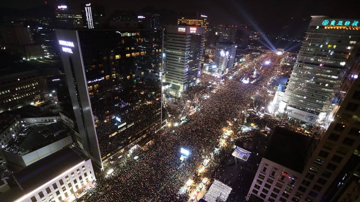 Seul: setki tysięcy w marszu przeciwko prezydent