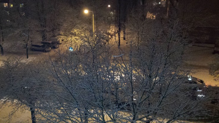 Zaśnieżona Łódź. Śnieg dał się we znaki kierowcom. Ale  widok z mojego okna piękny