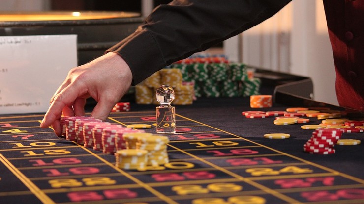 "Puls Biznesu": wojna o kasyna w oparach absurdu