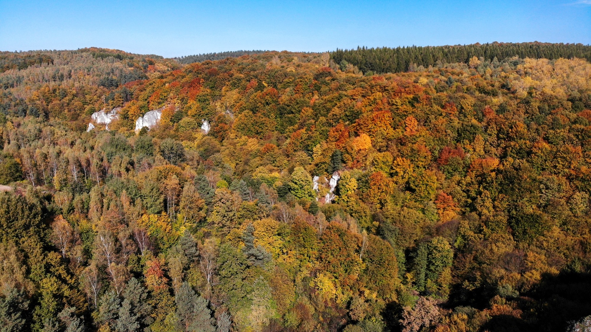 Jesień w górach z lotu ptaka - zdjęcie 12
