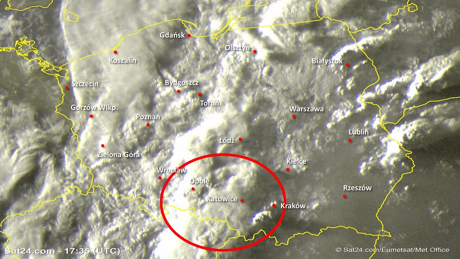 Zdjęcie satelitarne Polski w dniu 12 sierpnia 2019 o godzinie 19:35. Dane: Sat24.com / Eumetsat.