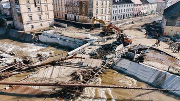 Ucierpiało już ponad 100 klubów. "Jest tylko mnóstwo mułu, szlamu i wszystkiego"