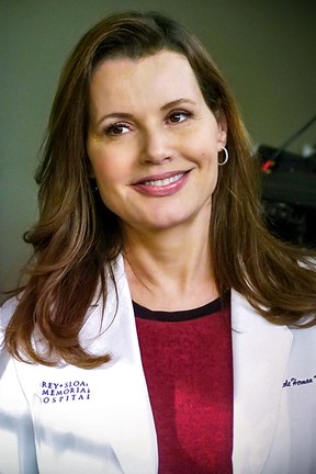 2021-02-26 Geena Davis jako dr Nicole Herman w serialu „Chirurdzy” - Polsatseriale.pl