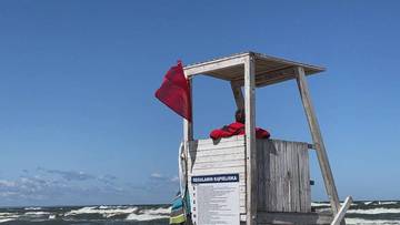 Wywiesili czerwone flagi. Złe wiadomości dla plażowiczów