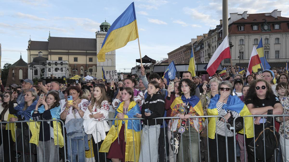 Polacy zabrali głos ws. pomocy dla uchodźców z Ukrainy. Najnowszy sondaż