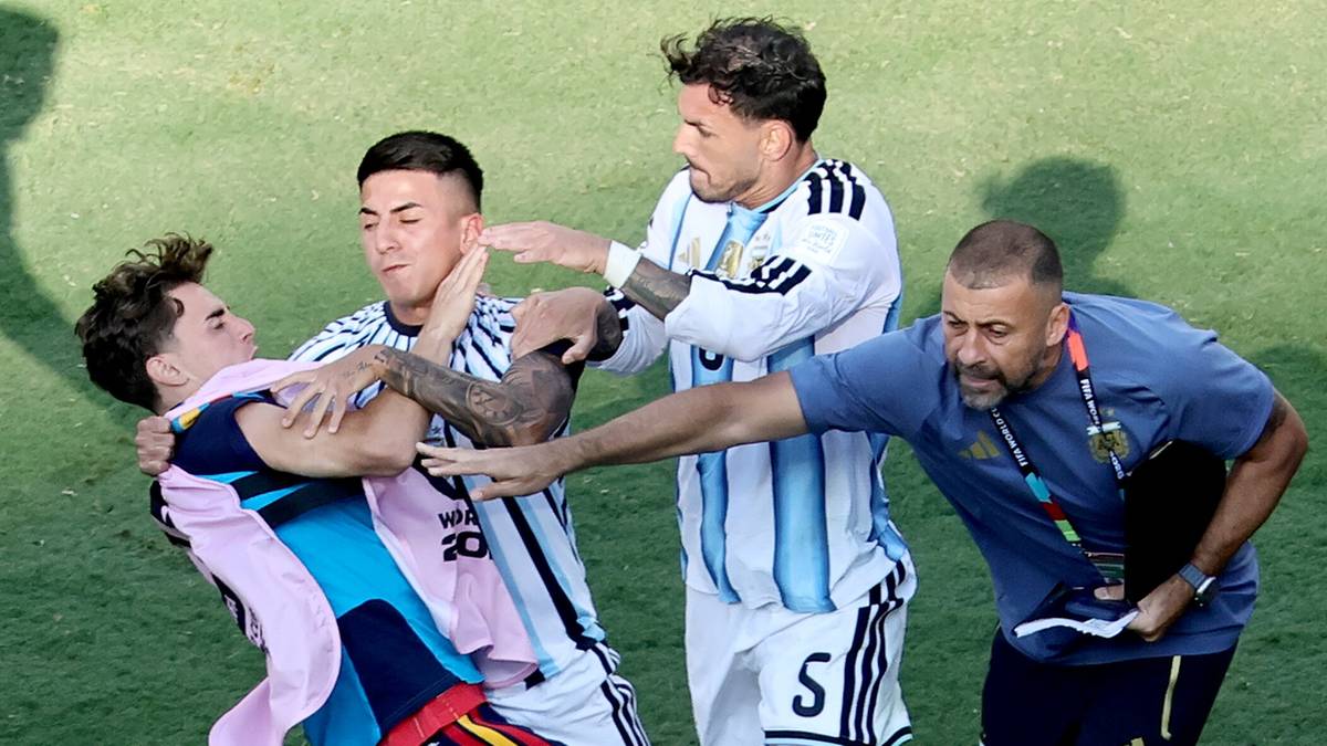 Bójka po finale MŚ 2026 – Paredes zaatakował Gaviego