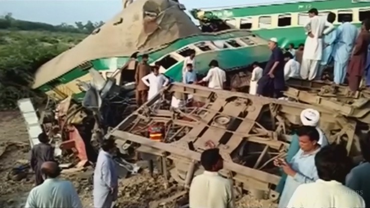 10 osób nie żyje, 67 jest rannych. W Pakistanie zderzyły się pociągi