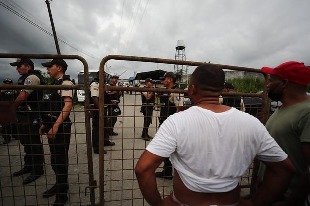 44 zabitych po walkach gangów w ekwadorskim więzieniu