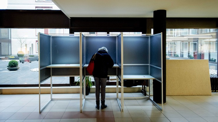 Holandia: według sondaży frekwencja w referendum może być niższa od wymaganej