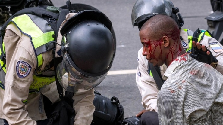 Kryzys polityczny i ekonomiczny w Wenezueli. Rośnie liczba ofiar starć z policją