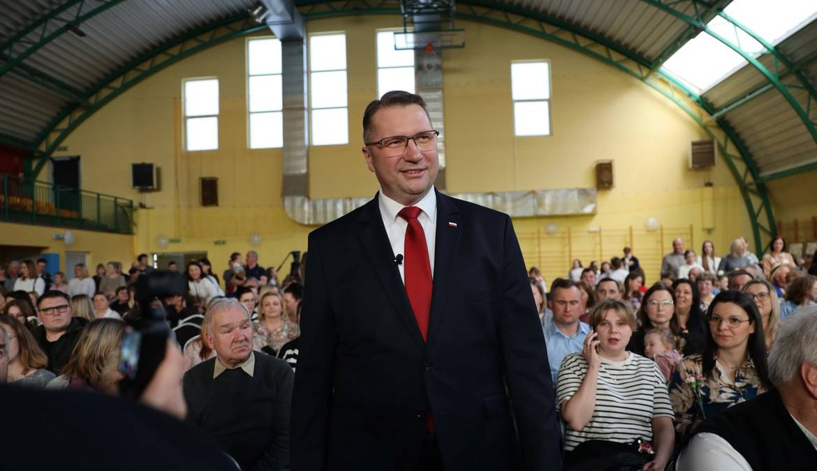 Przemysław Czarnek z życzeniami z okazji Dnia Kobiet. "Bez Was nie ma Polski"