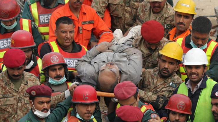 Do 17 wzrosła liczba ofiar katastrofy budowlanej w pobliżu miasta Lahaur w Pakistanie. Co najmniej 40 osób jest rannych.