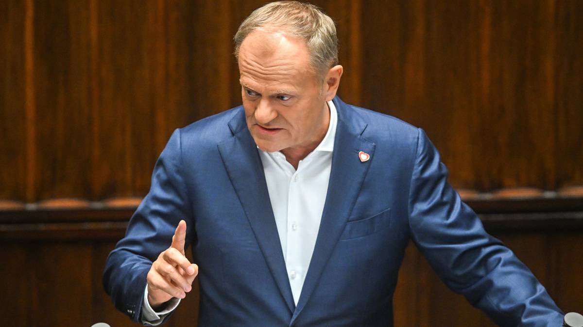 "Śmiertelnie niebezpieczne dla Polski". Tusk o ruchu Nawrockiego