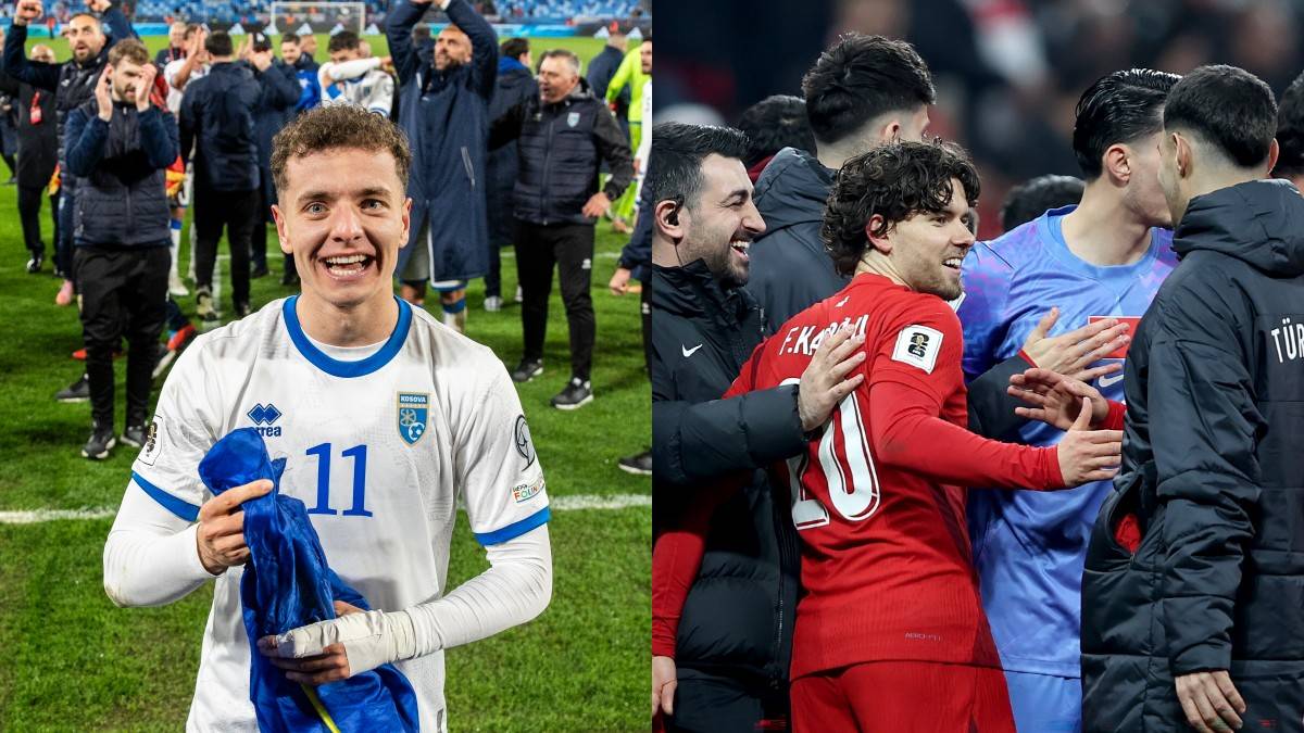 Piłkarz Kosowa w białej koszulce z numerem 11 i piłkarze Turcji w czerwonych strojach.