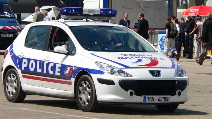 Francja: dwaj policjanci ranni w ataku domniemanego islamisty na wyspie Reunion