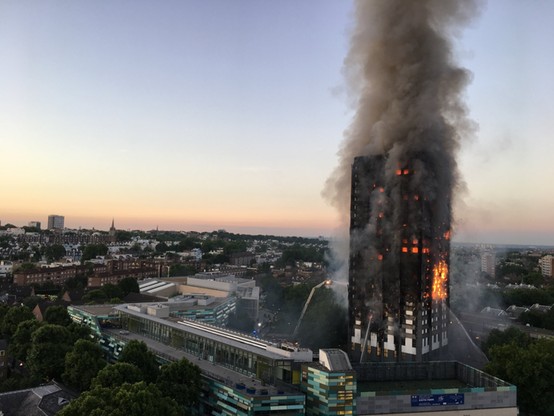 Śledczy zidentyfikowali 70 ofiar ogromnego pożaru wieżowca w Londynie