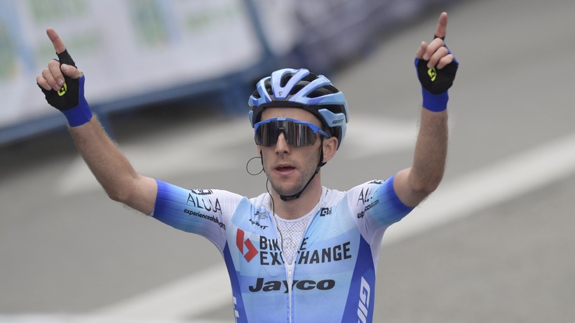 Giro d'Italia: Simon Yates wygrał czasówkę, Mathieu van der Poel nadal liderem