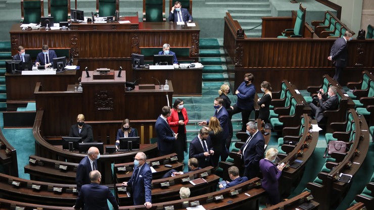 Odroczenie obrad Sejmu. Zjednoczona Prawica przegrała głosowanie