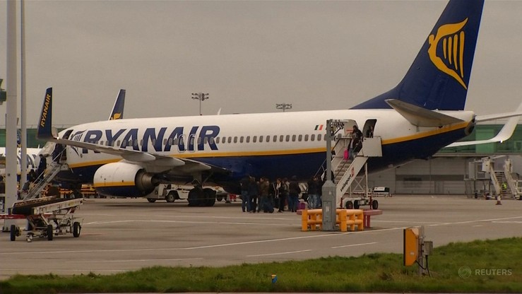 Dramatyczny lot linii Ryanair. Nagła dekompresja i 33 pasażerów w szpitalu. Krwawili z uszu