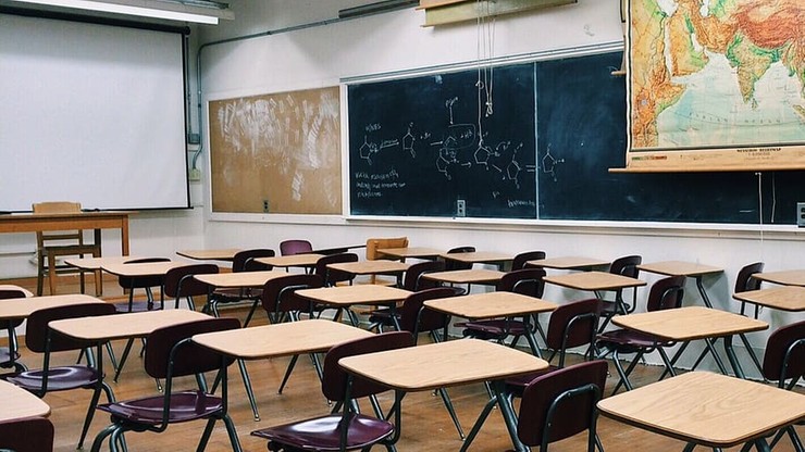 Niemal 70 zakażonych nauczycieli. Wałbrzych na razie nie otworzy szkół