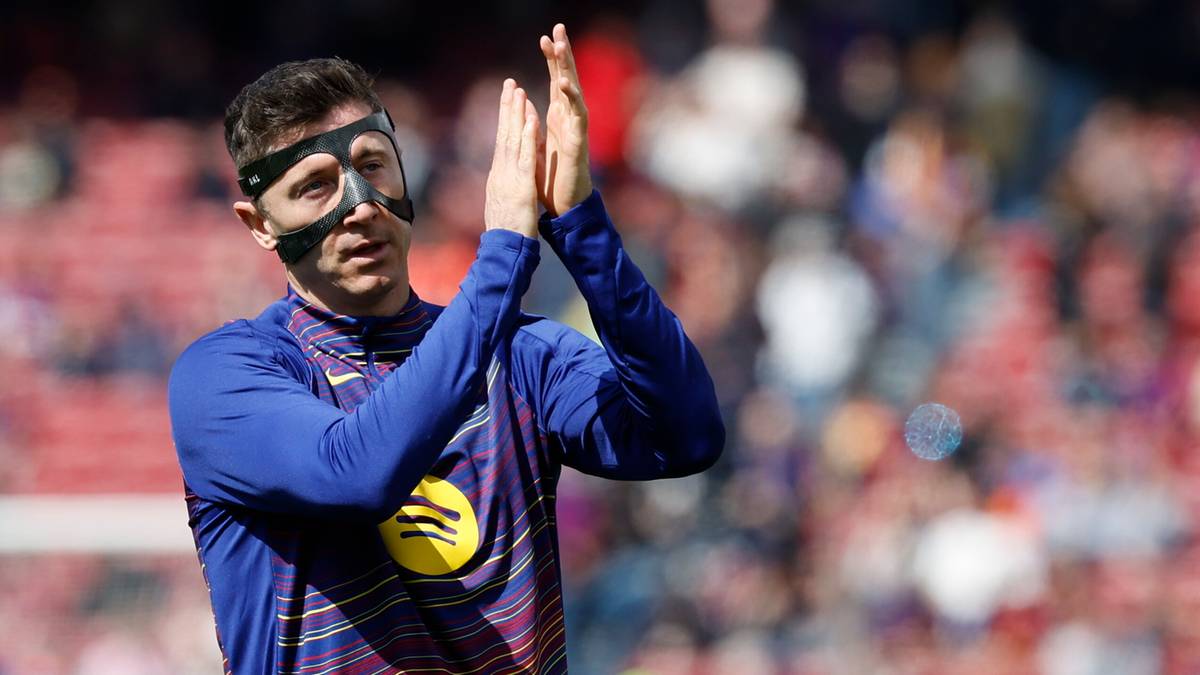 Lewandowski został w szatni, znamy pow&oacute;d! Tak Hiszpanie podsumowali Polaka