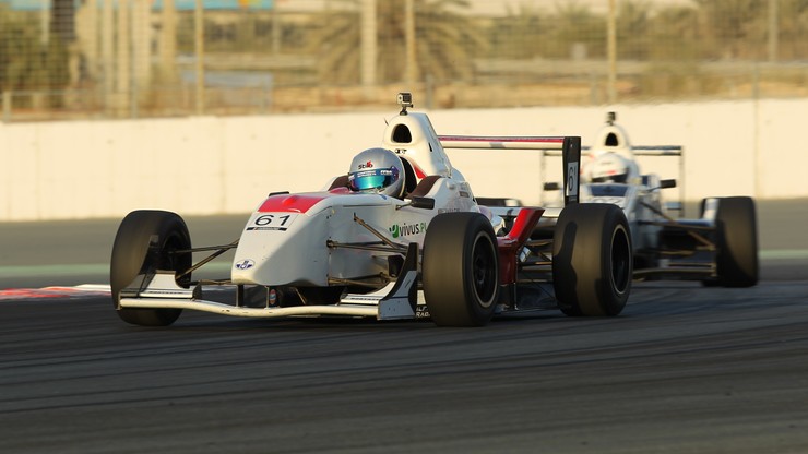 Karkosik ponownie wygrał w Formule Gulf w Dubaju