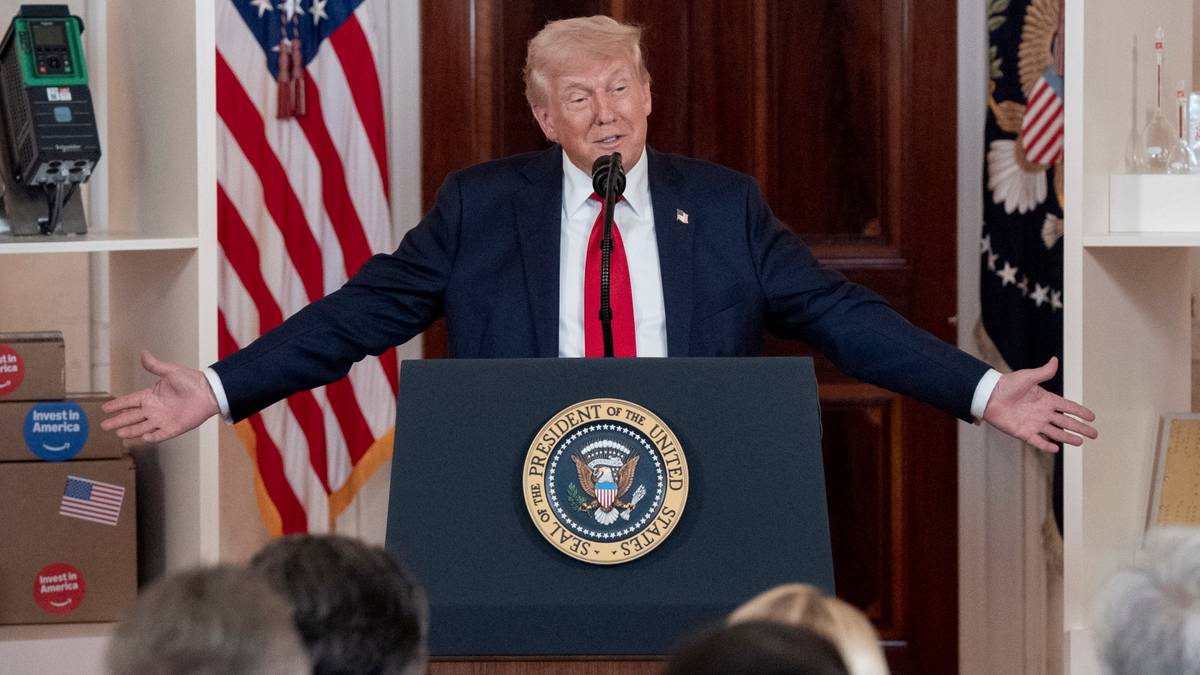 Trump zapłaci za wyjazd migrantów. Podano kwotę