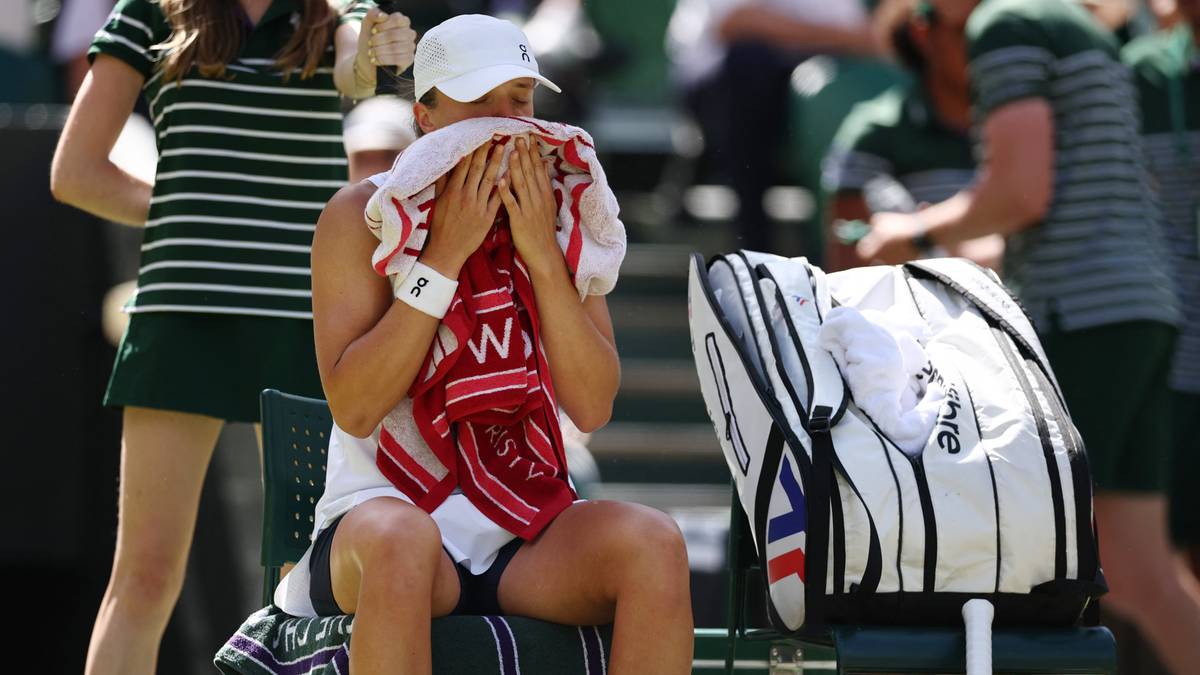 Świątek exits Wimbledon in round three and faces ranking drop